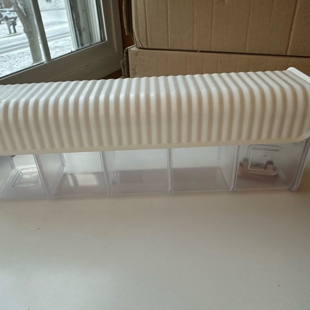 White Plastic Storage Organizers qty 4